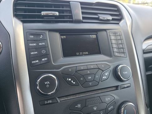 Used 2018 Ford Fusion S image 16