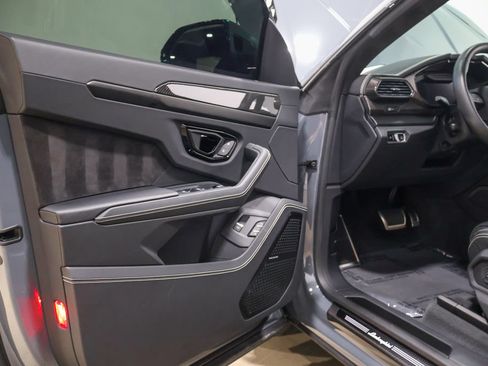 Used 2023 Lamborghini Urus S AWD/4WD image 27