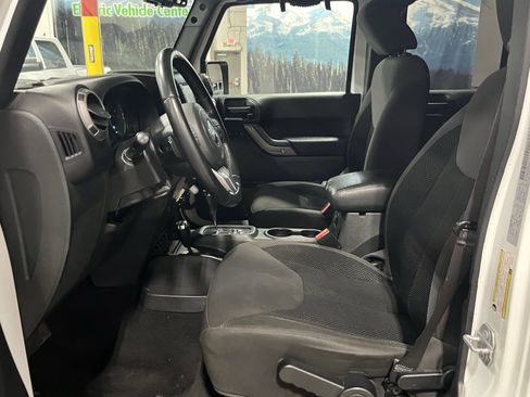 Used 2017 Jeep Wrangler Unlimited Sport image 13