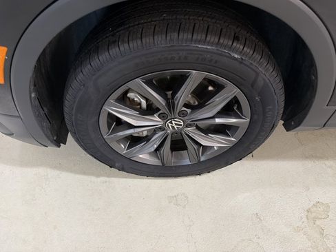 Certified 2023 Volkswagen Tiguan SE FWD image 11