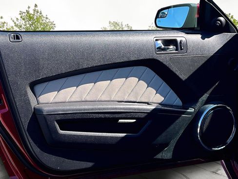 Used 2013 Ford Mustang Premium w/ Comfort Pkg image 23