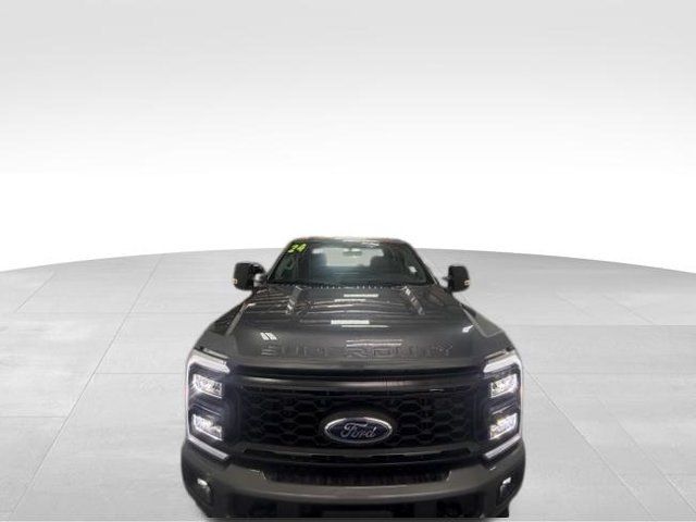 Used 2024 Ford F250 XL w/ STX Appearance Package AWD/4WD image 3