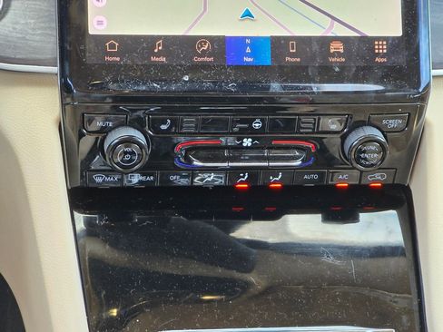 Used 2022 Jeep Grand Cherokee L Limited w/ Black Appearance Package image 22