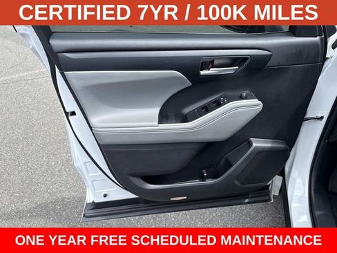 Used 2023 Toyota Highlander XLE FWD image 13