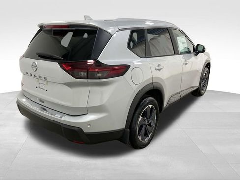 New 2025 Nissan Rogue SV w/ SV Premium Package FWD image 3