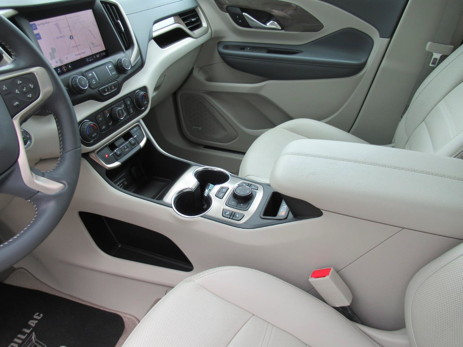 Used 2022 GMC Terrain Denali w/ Denali Premium Package AWD/4WD image 15