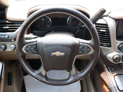 Used 2018 Chevrolet Suburban Premier AWD/4WD image 16