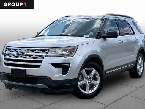 Used 2019 Ford Explorer XLT FWD image 1