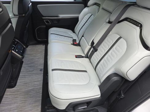 Used 2024 Rivian R1S Adventure AWD/4WD image 36