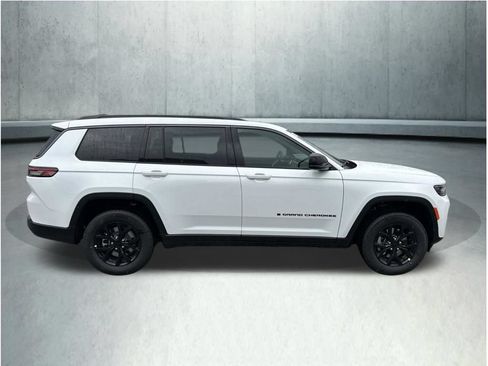 New 2026 Jeep Grand Cherokee L 4WD image 6