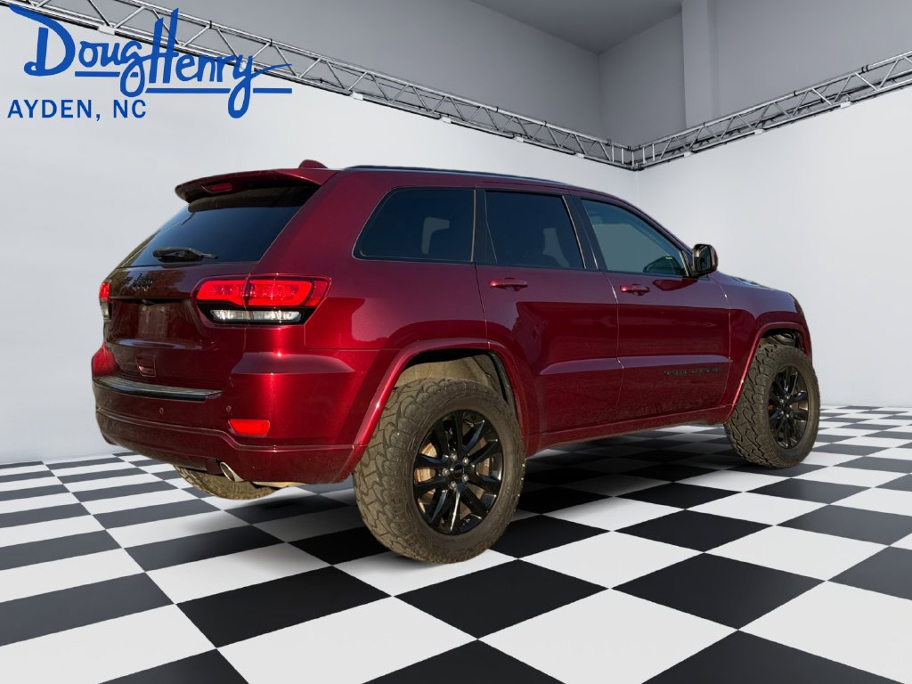 Used 2018 Jeep Grand Cherokee Altitude AWD/4WD image 5