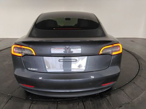 Used 2021 Tesla Model 3 Standard Range Plus image 7