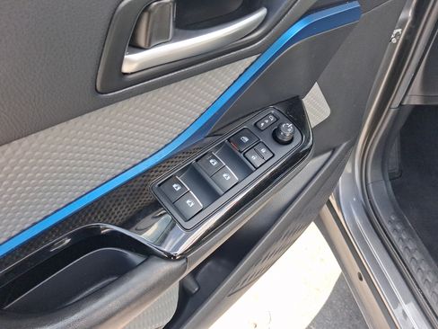 Used 2019 Toyota C-HR XLE FWD image 12