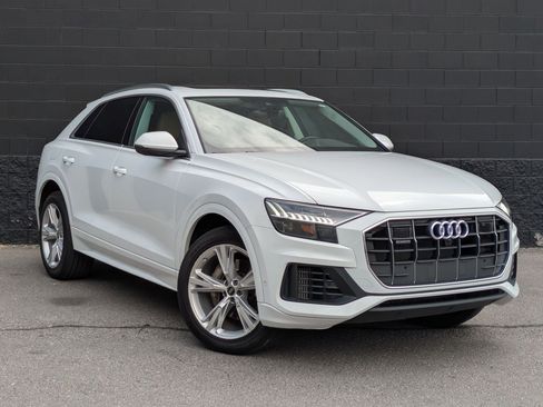 Used 2023 Audi Q8 Premium Plus AWD/4WD image 3