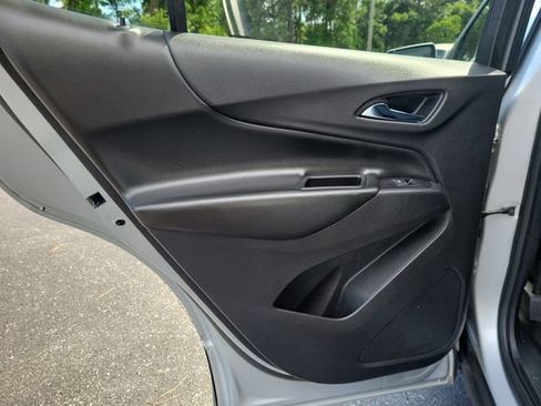 Used 2019 Chevrolet Equinox LT FWD image 18