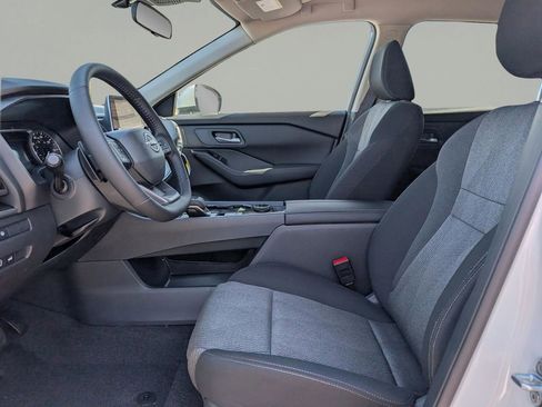 New 2026 Nissan Rogue SV AWD/4WD image 17