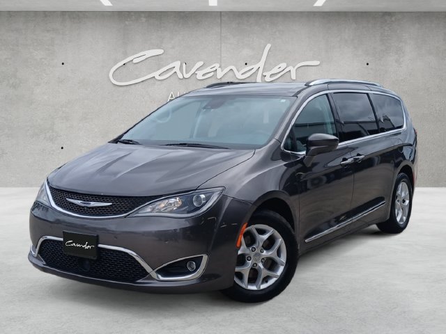 Used 2017 Chrysler Pacifica Touring-L Plus FWD image 1