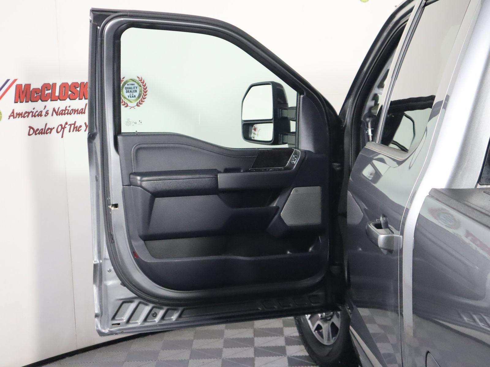 Used 2024 Ford F250 Lariat AWD/4WD image 22