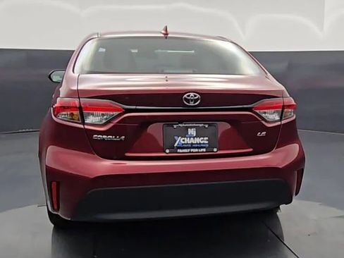 Used 2025 Toyota Corolla LE FWD image 11