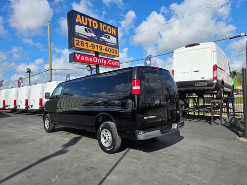Used 2023 GMC Savana 3500 Extended w/ Driver Convenience Package image 2