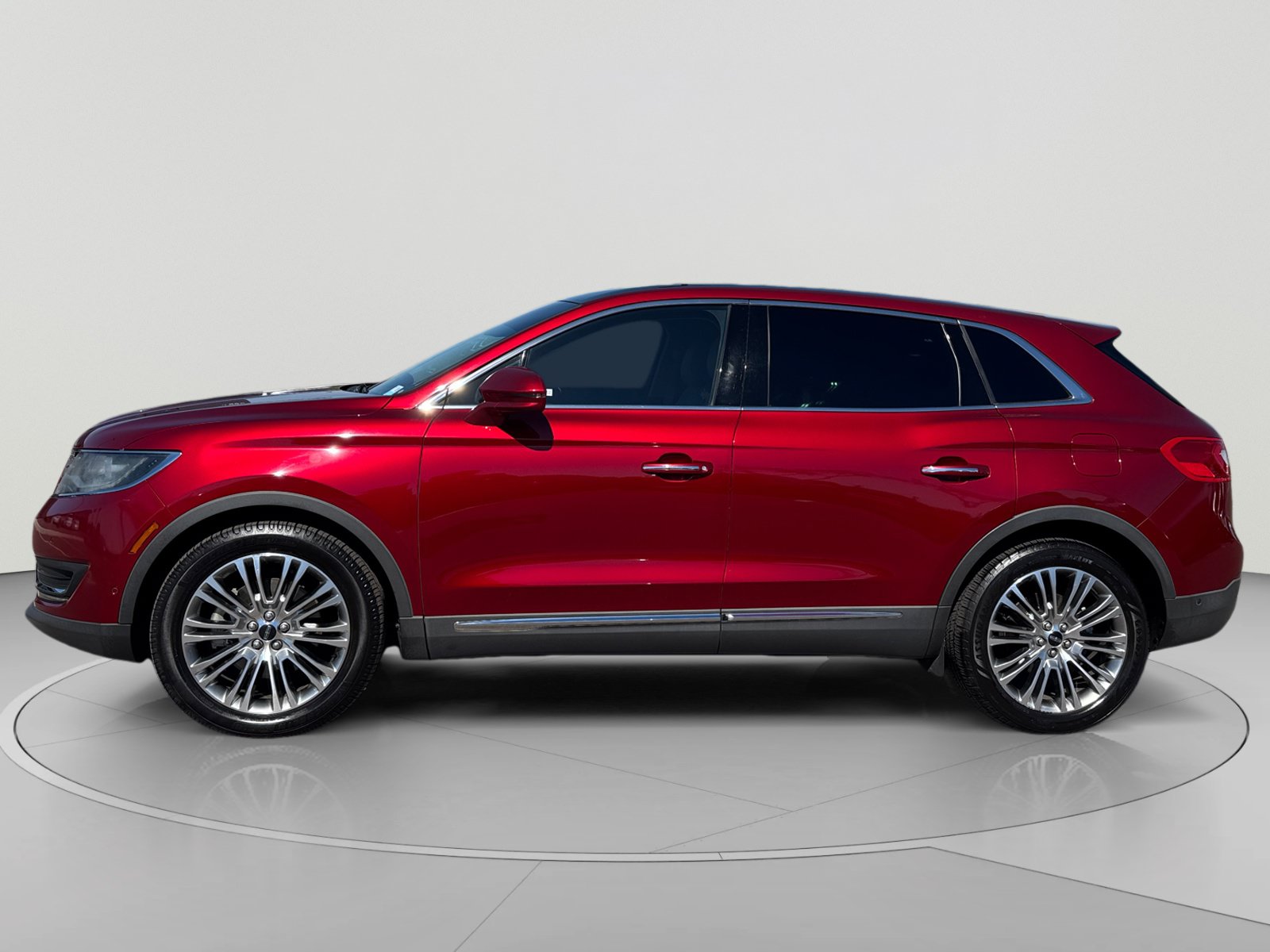 Used 2018 Lincoln MKX Reserve FWD image 2