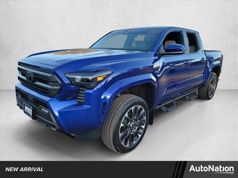 Used 2025 Toyota Tacoma SR5 image 1