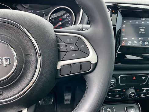 Used 2021 Jeep Compass Latitude w/ Sun and Sound Group image 17