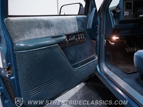 Used 1990 Chevrolet Silverado 1500 2WD Regular Cab image 29