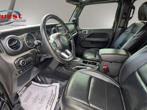 Used 2022 Jeep Wrangler Unlimited Sahara w/ Cold Weather Group AWD/4WD image 33