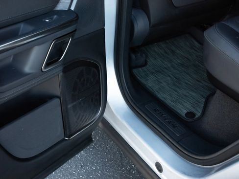 Used 2022 Rivian R1T Launch Edition image 26