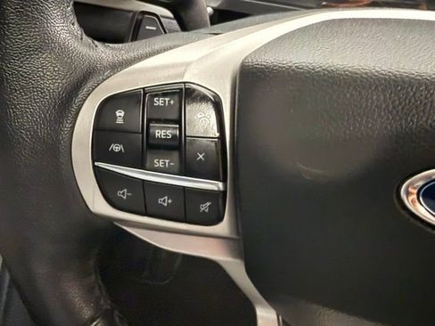 Used 2021 Ford Explorer XLT w/ Equipment Group 202A image 18