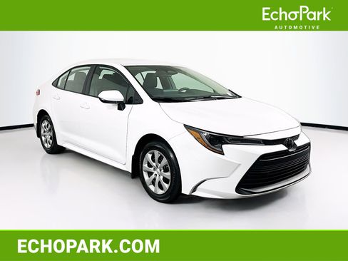 Used 2026 Toyota Corolla LE image 1