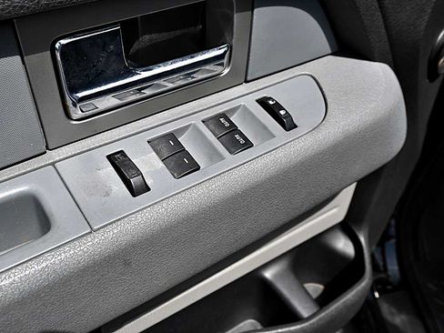 Used 2011 Ford F150 XLT w/ XLT Convenience Pkg RWD image 12