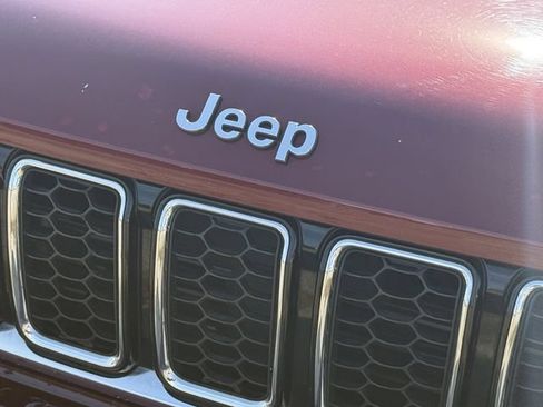 Certified 2022 Jeep Grand Cherokee L Overland AWD/4WD image 9