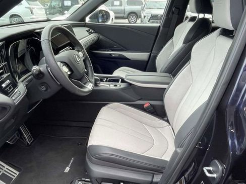 Used 2025 Lexus TX 500h AWD image 15