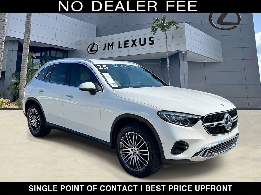 Used 2025 Mercedes-Benz GLC 300 image 1