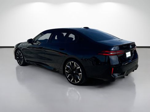 Used 2025 BMW 530i w/ M Sport Package RWD image 5