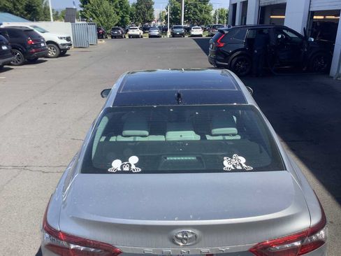 Used 2021 Toyota Camry XLE w/ Navigation Package AWD/4WD image 5