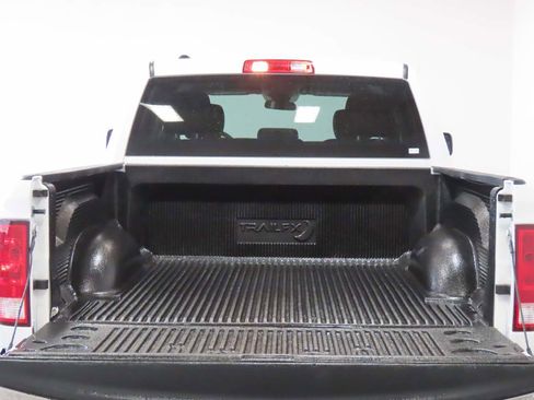 Used 2022 RAM 1500 Classic SLT image 5