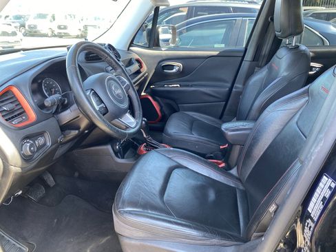 Used 2015 Jeep Renegade Trailhawk w/ Premium Leather Group image 11