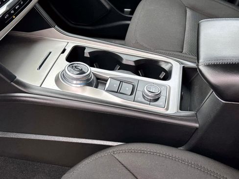 Used 2023 Ford Explorer XLT image 18