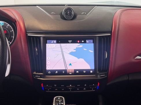 Used 2021 Maserati Levante GranSport image 37
