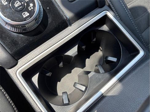 Used 2023 Mitsubishi Outlander SE image 35