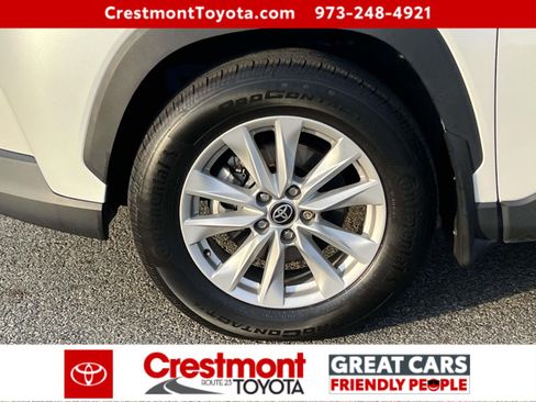 Used 2023 Toyota Corolla Cross LE image 6