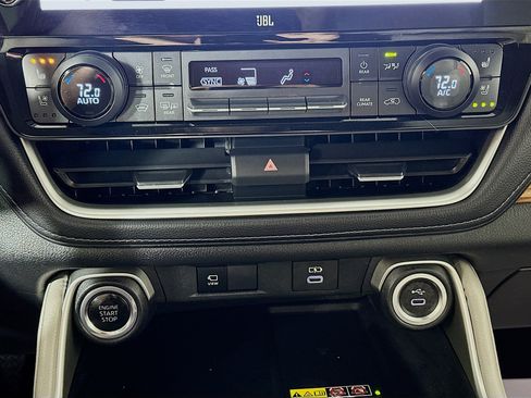 Used 2024 Toyota Grand Highlander AWD image 15