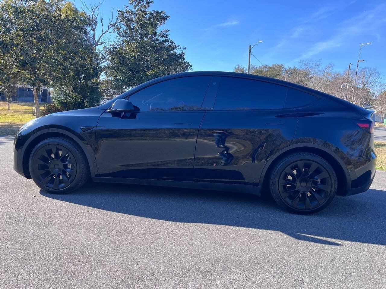 Used 2021 Tesla Model Y Long Range AWD/4WD image 3