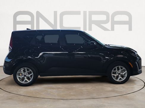 Certified 2025 Kia Soul LX w/ LX Technology Package FWD image 9