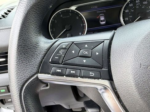 Used 2025 Nissan Sentra SV w/ Trunk Package FWD image 19