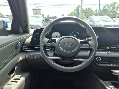 Certified 2024 Hyundai Elantra SEL w/ Convenience Package FWD image 18