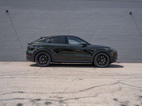 Certified 2024 Porsche Cayenne Turbo GT AWD/4WD image 8